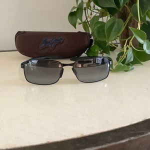 Black men’s Maui Jim sunglasses